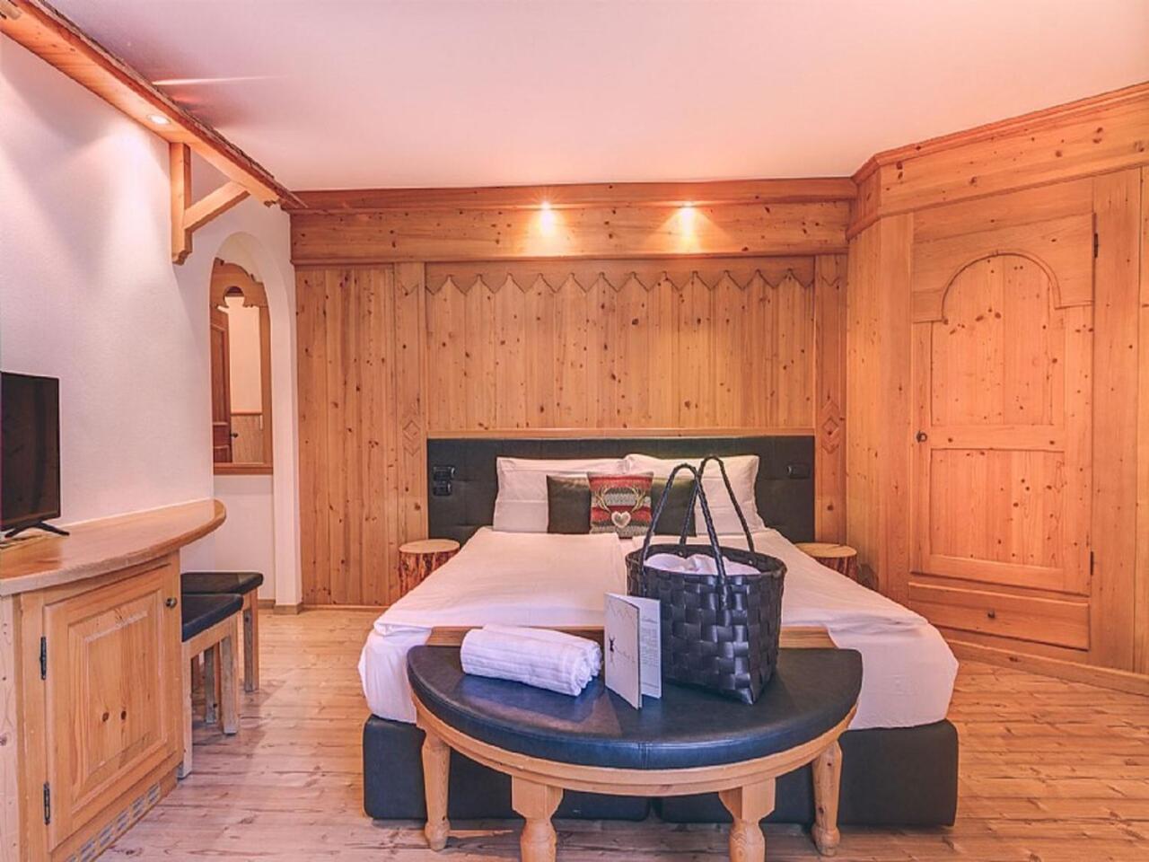 Hotel Madonnina Resort And Wellness Soraga di Fassa Exterior foto