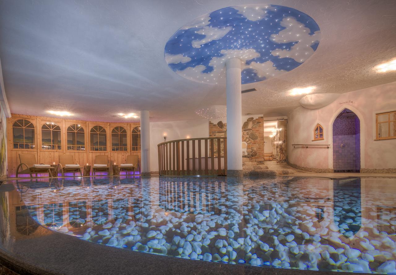 Hotel Madonnina Resort And Wellness Soraga di Fassa Exterior foto