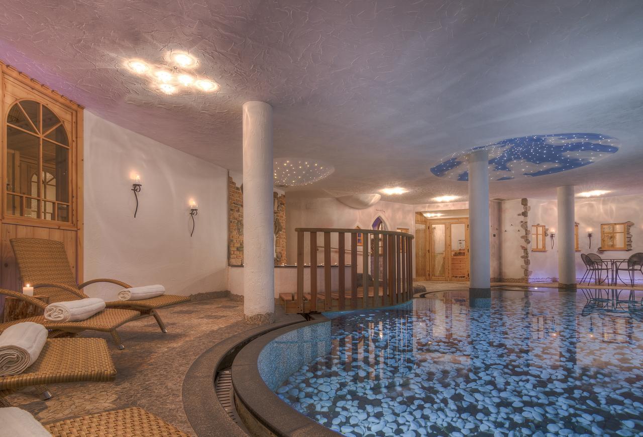 Hotel Madonnina Resort And Wellness Soraga di Fassa Exterior foto